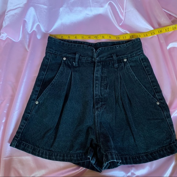 ❌SOLD❌Vintage 90s high waisted denim jean shorts size s - Picture 5 of 10